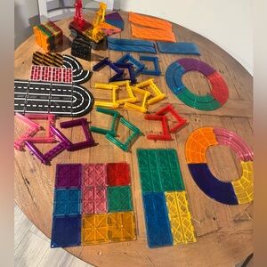 Magnetic Building Lot MagnaTiles Picasso tiles